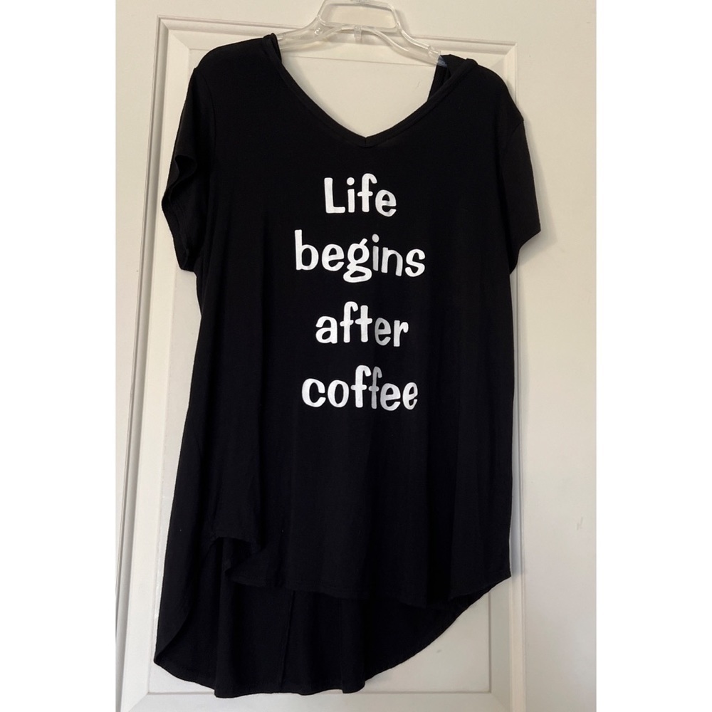 Urban Rebel Graphic Short Sleeve Hooded Shirt